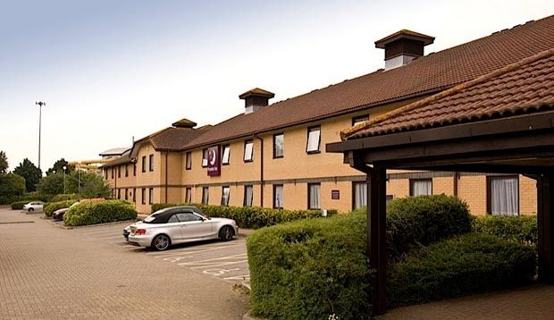 Premier Inn Basingstoke West Экстерьер фото